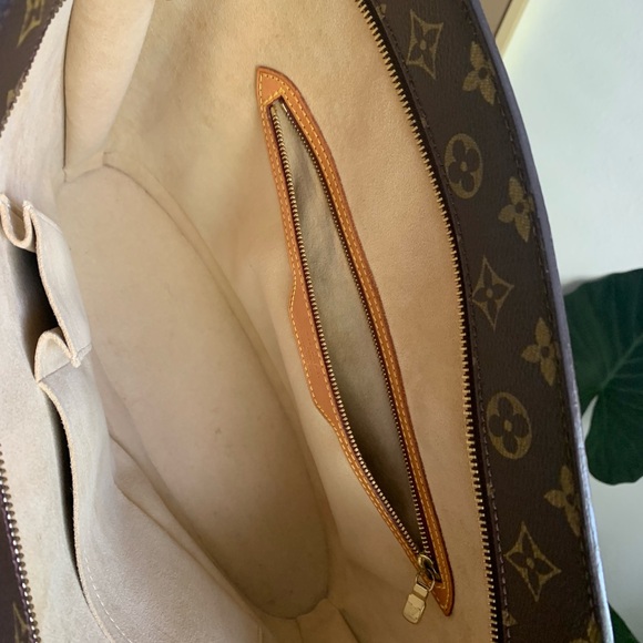 Louis Vuitton tote - Picture 12 of 16